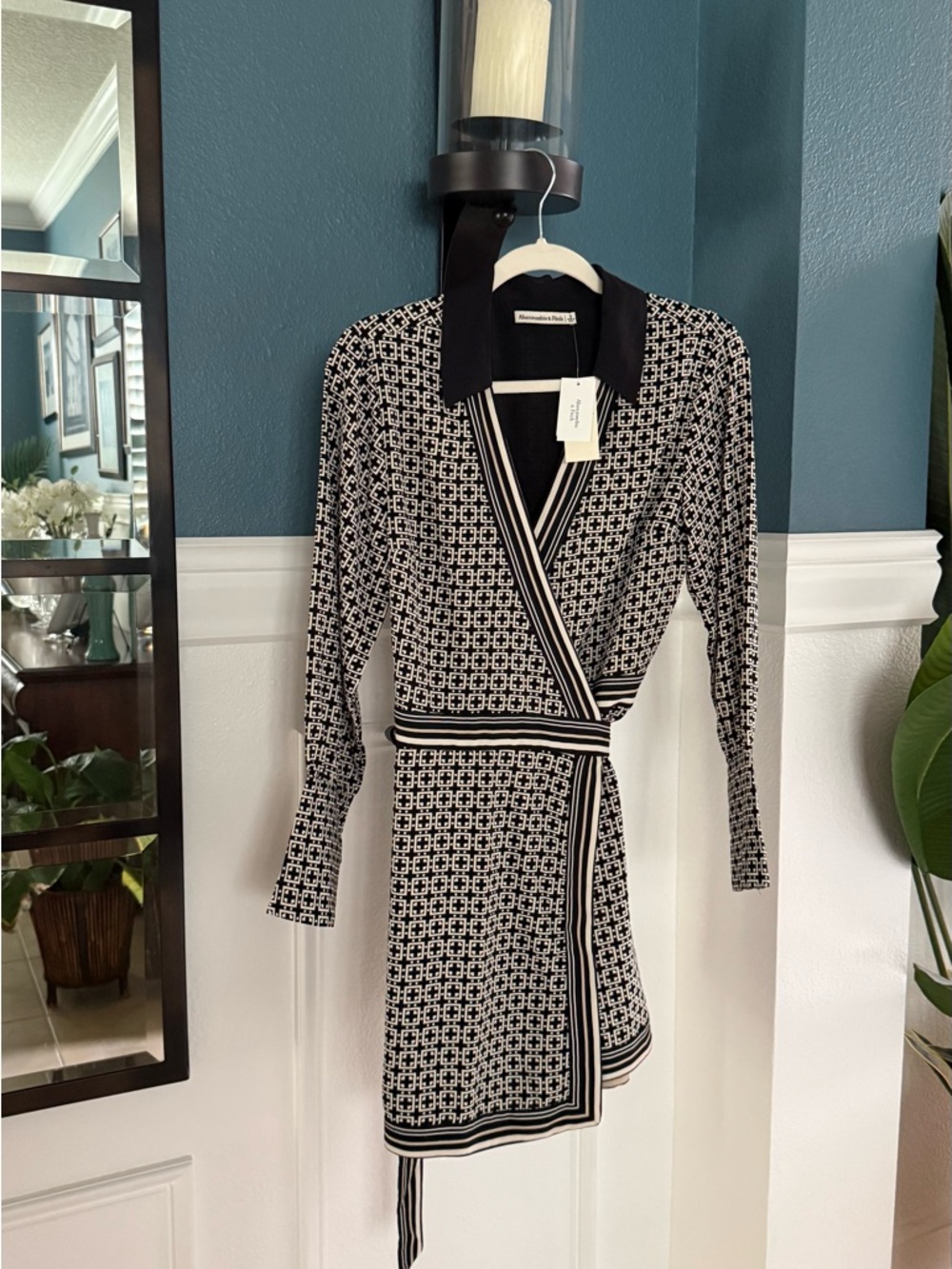 New with tags Abercrombie & fitch women’s wrap dress size small